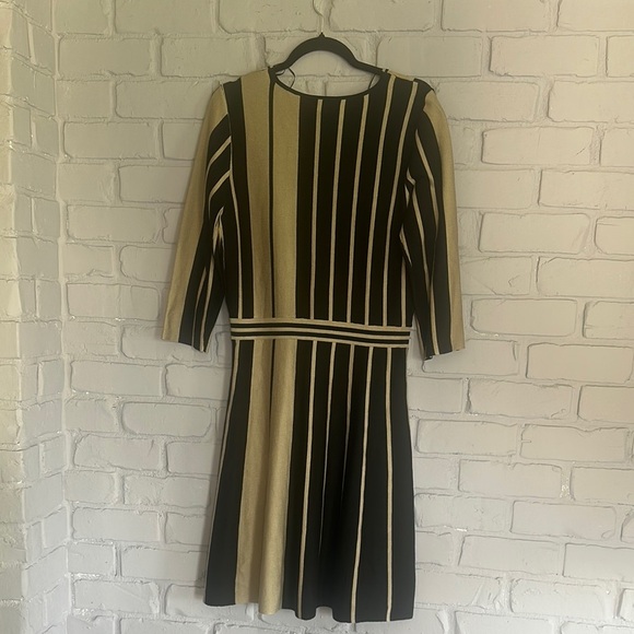 NEW Ninety Black and Tan Fit and Flare Dress with V-Neck size M - Picture 3 of 4